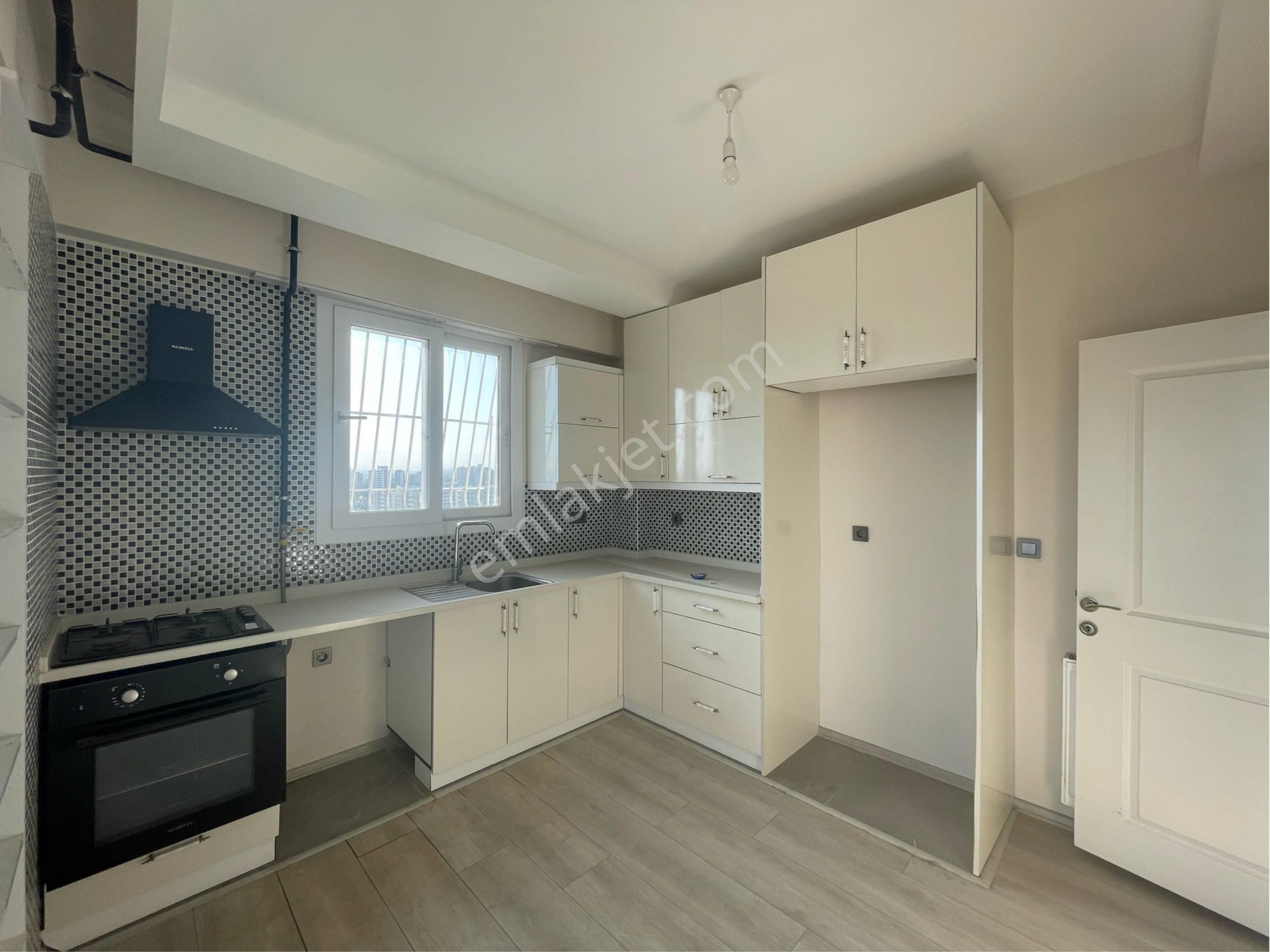 7/24 Güvenlikli Site İçerisinde K.mutfak Güneybatı Cephe 3+1 Kiralık – Merkezde Lüks Yaşam!