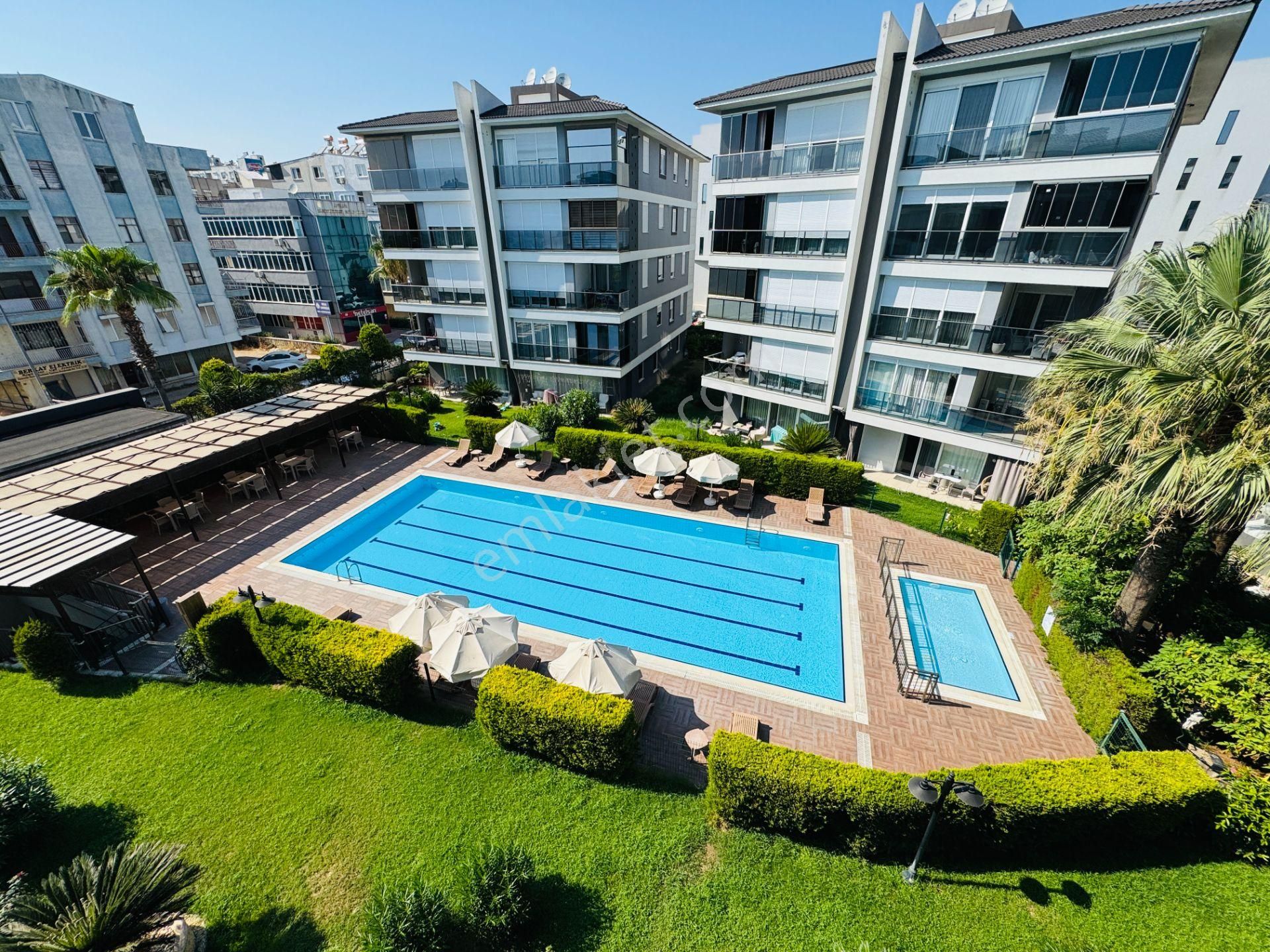 Meydankavağında Full Donanımlı Site İçi Arakat 3+1