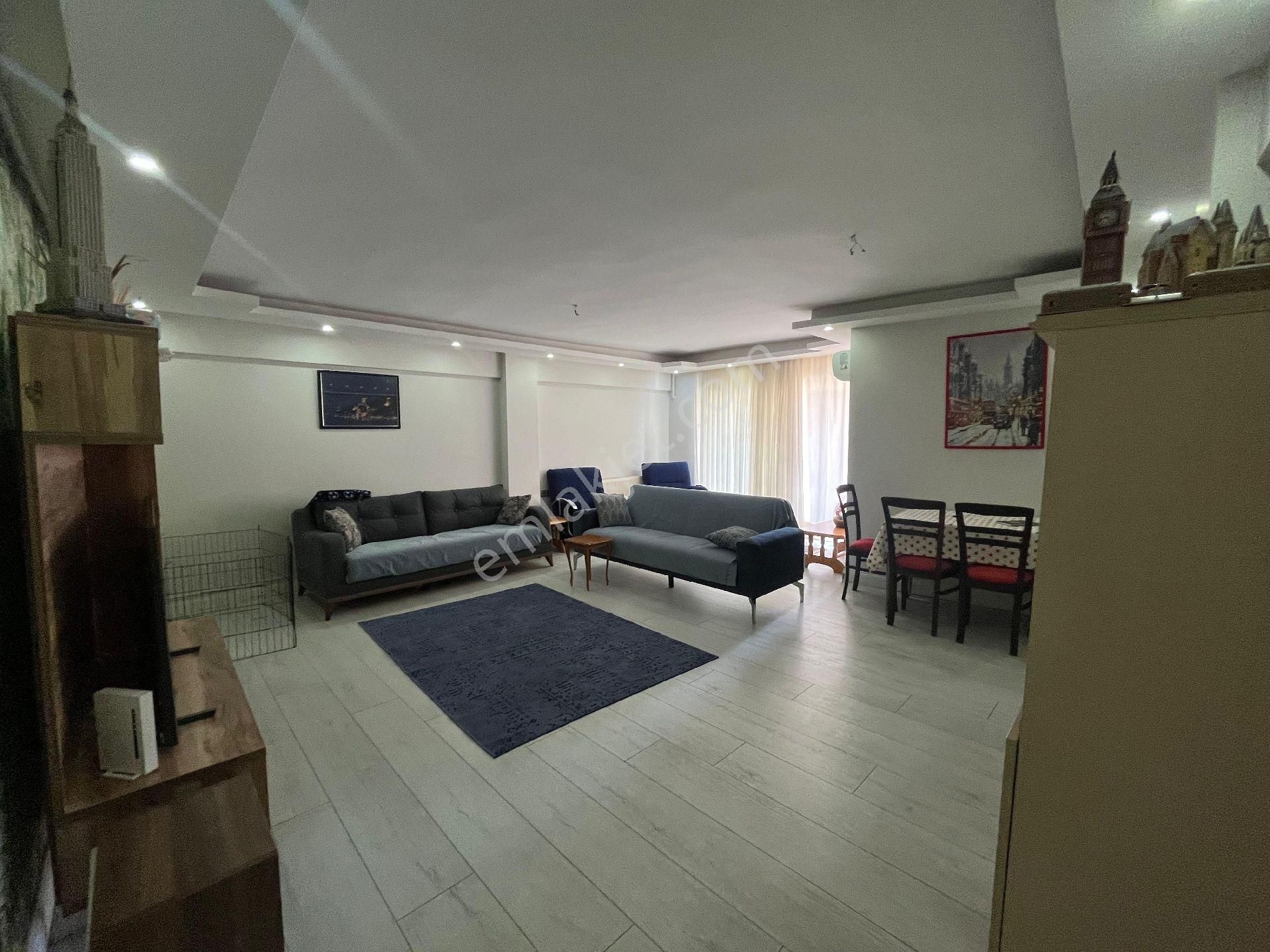 Karşıyaka Bostanlı Da Ful Tadilatli Ara Kat 3+1 Daire