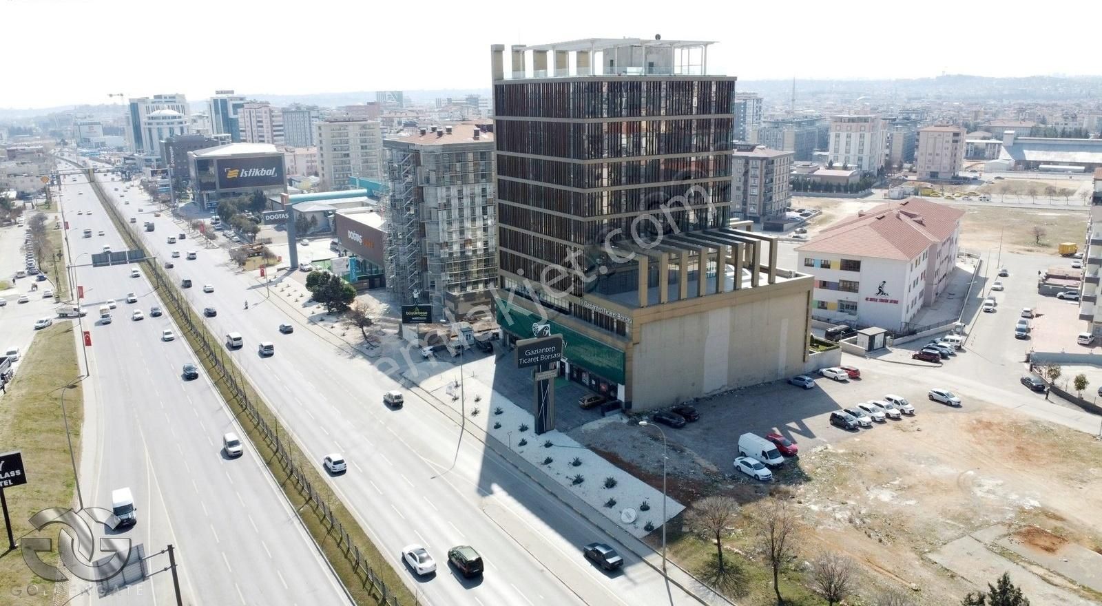 Golden Gate'den İpekyolu Üzerinde Satılık Büro/ofis