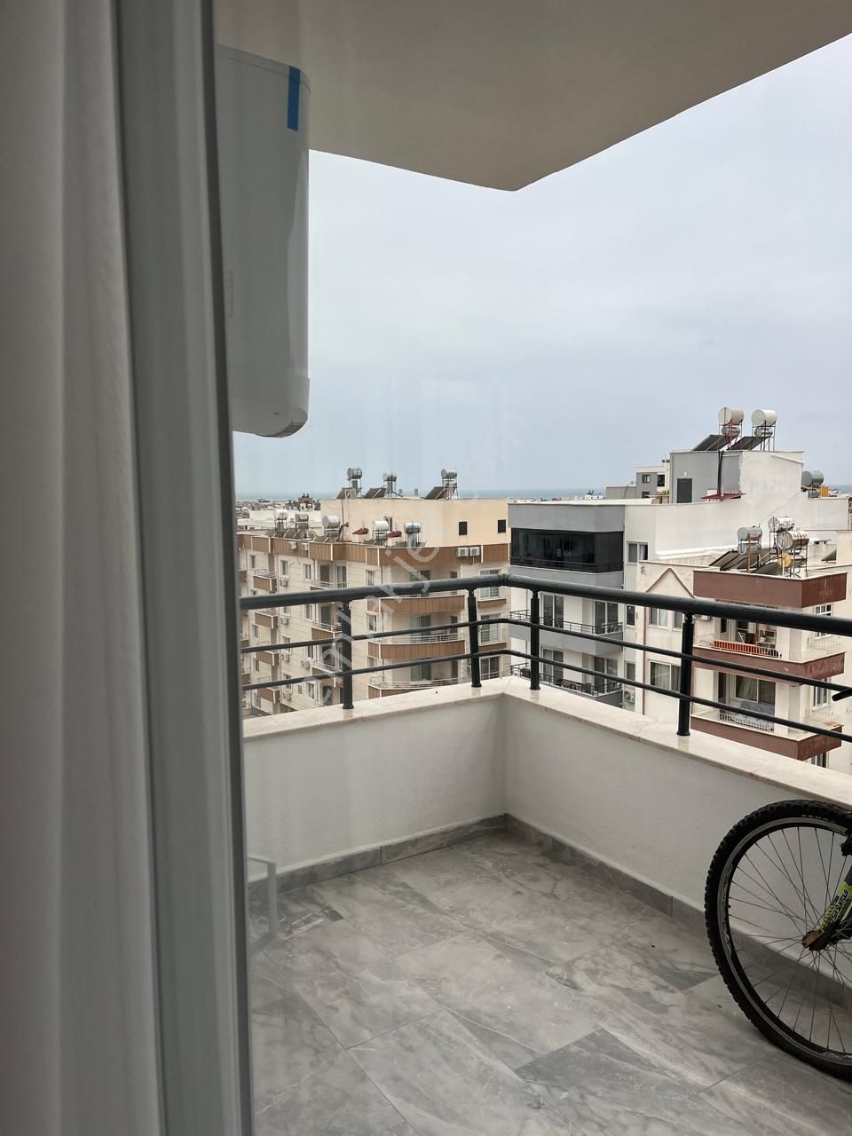 Ekb'den Taşucu Merkezde Deniz Manzaralı Kiracılı Satılık Daire