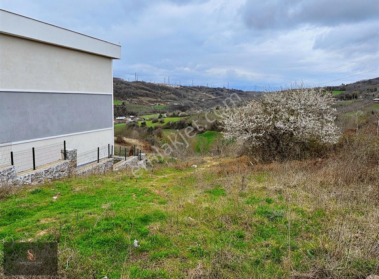 Serdivan'da Yola Cepheli, Ulaşım Problemi Olmayan, Konut İmarlı