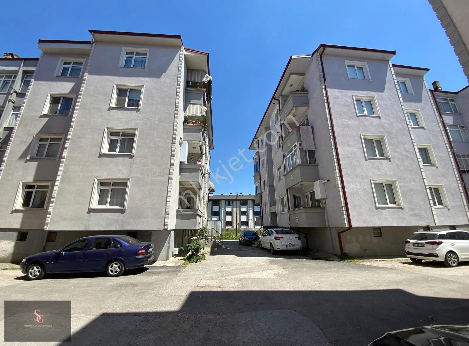 * Adapazarı Kaymakamlığın Arkasında, İyi Konum, Bakımlı, Daire *
