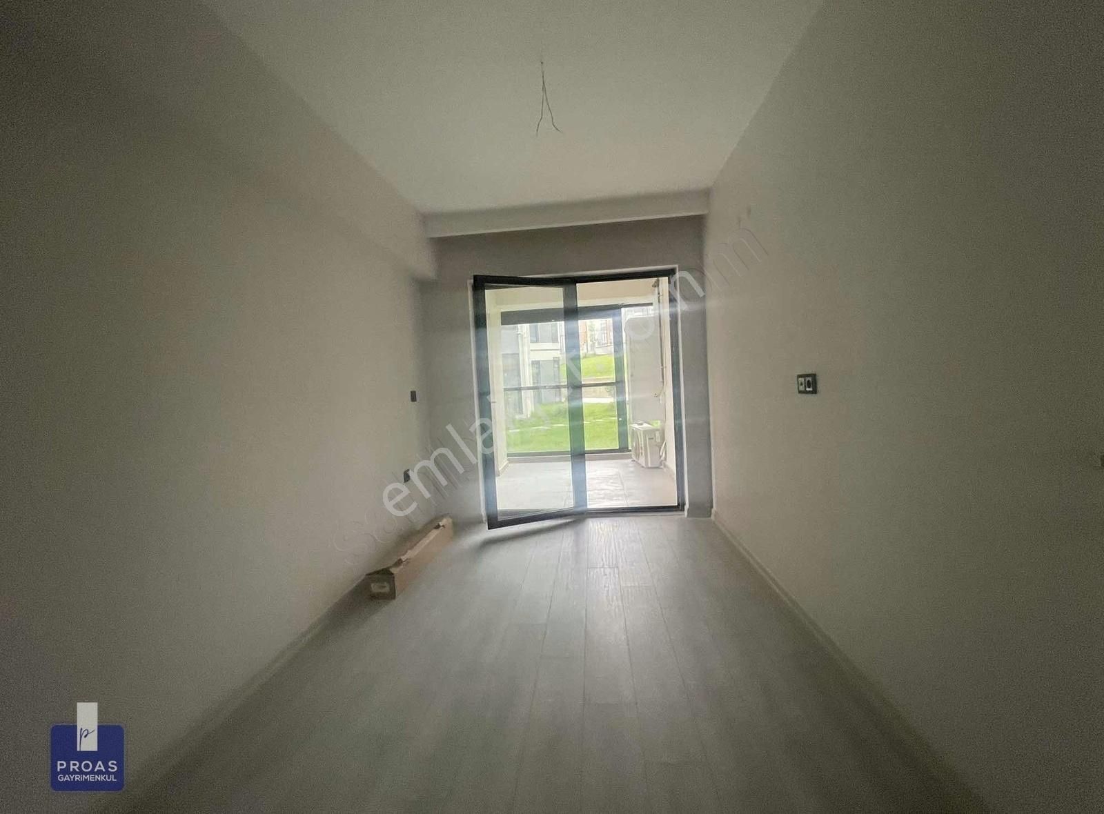 Yükselen Park Evlerinde Satılık 3+1 Açık Mutfaklı Havuzlu Daire