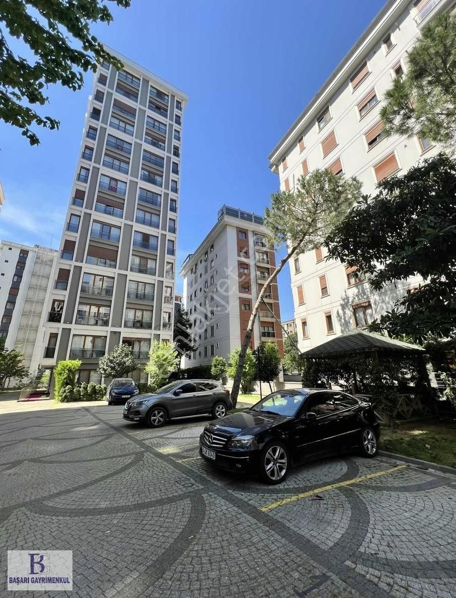 Başarı'dan Erenköy'de Bağdata Yakın 170 M2 3+1 43 M2 Salonlu Boş
