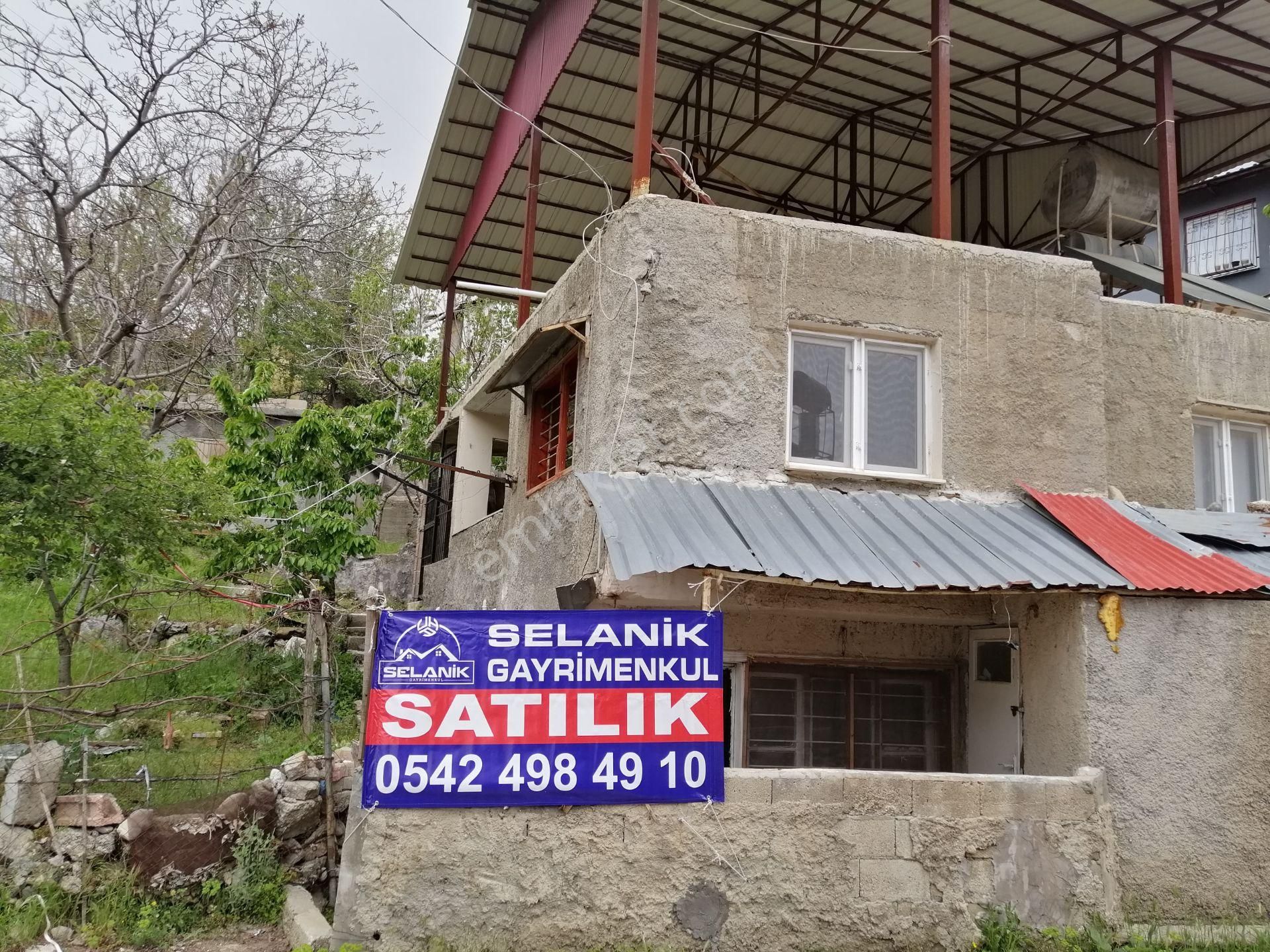 +++pozantı Akçatekirde Merkezde Satılık Müstakil Ev