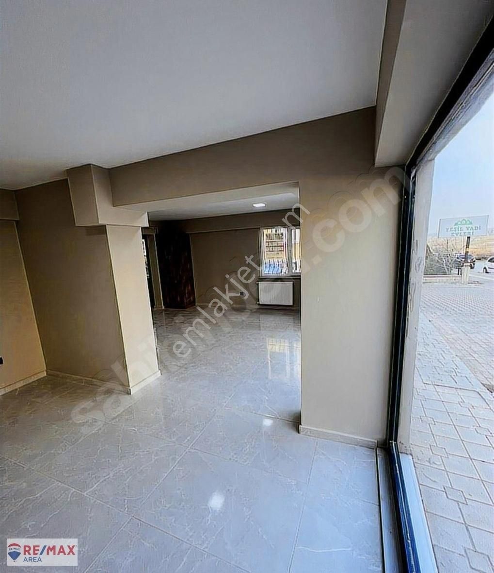 Remax Araea Dan Görükle Satılık Dükkan - Görsel 5