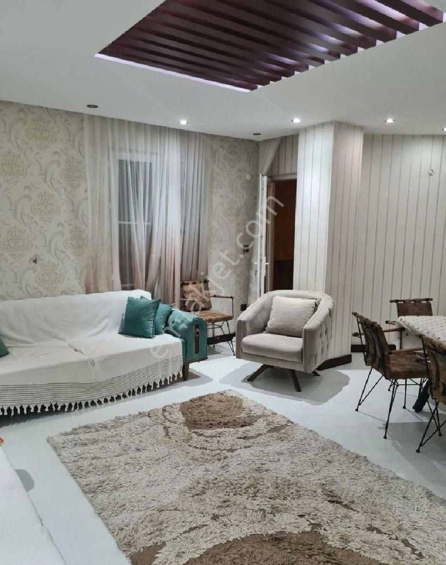 Avcılar Denizköşklerde 100 M2. 12 Yıllık Asansörlü 2+1