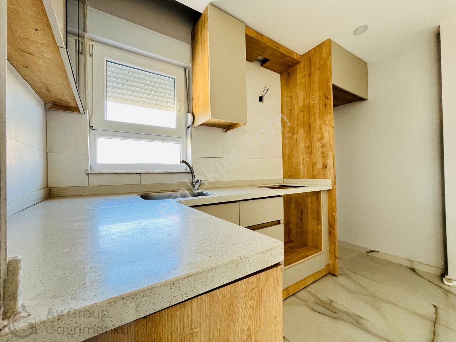 Antalya Varsak 2+1 Herşeyi Ayrı & 3 Yaşında Yüksek Giriş Daire