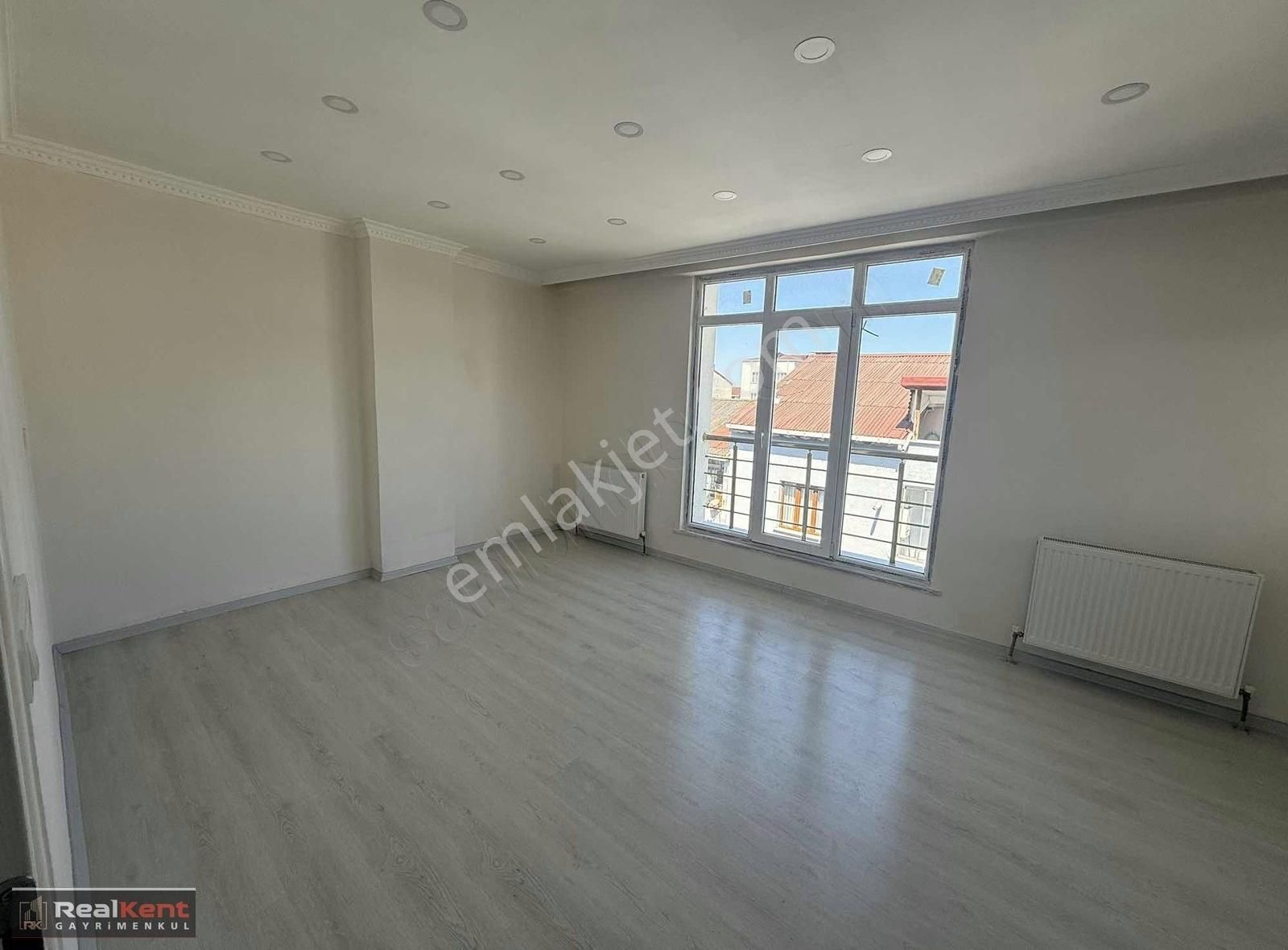 Realkent'den Yunusemre Mah.de Kiralık 2+1 110 M2 Daire
