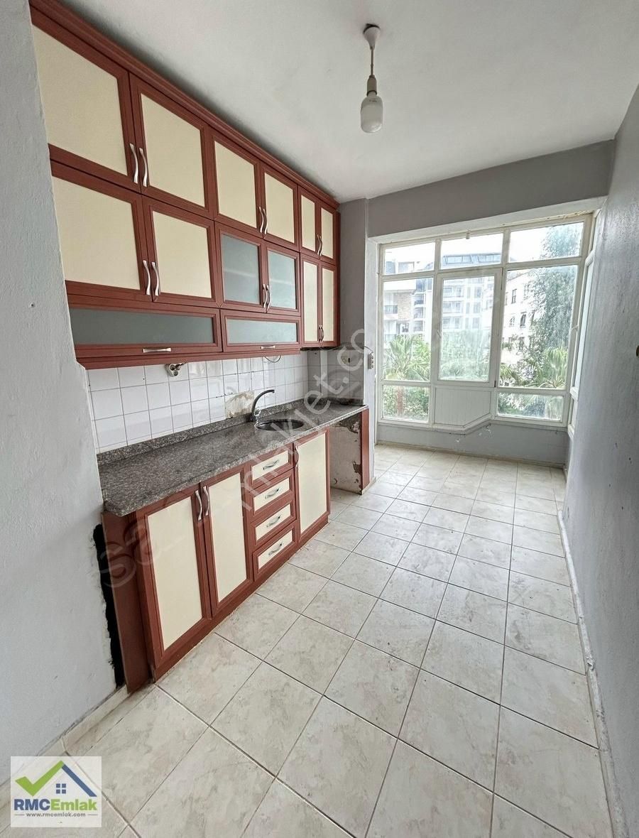 Alanya Güllerpınarı Mahallesinde 2+1 Kiralık Daire