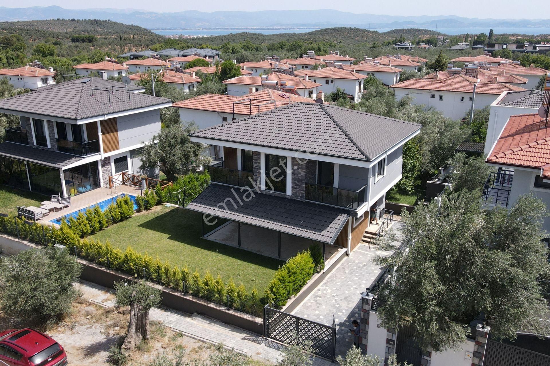 Irmaksudan Güre De Dağ Manzaralı Geniş Bahçeli 3+1 Villa