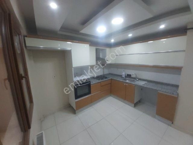 Çiğli Yeni Mahallede 3+1 Satılık Daire