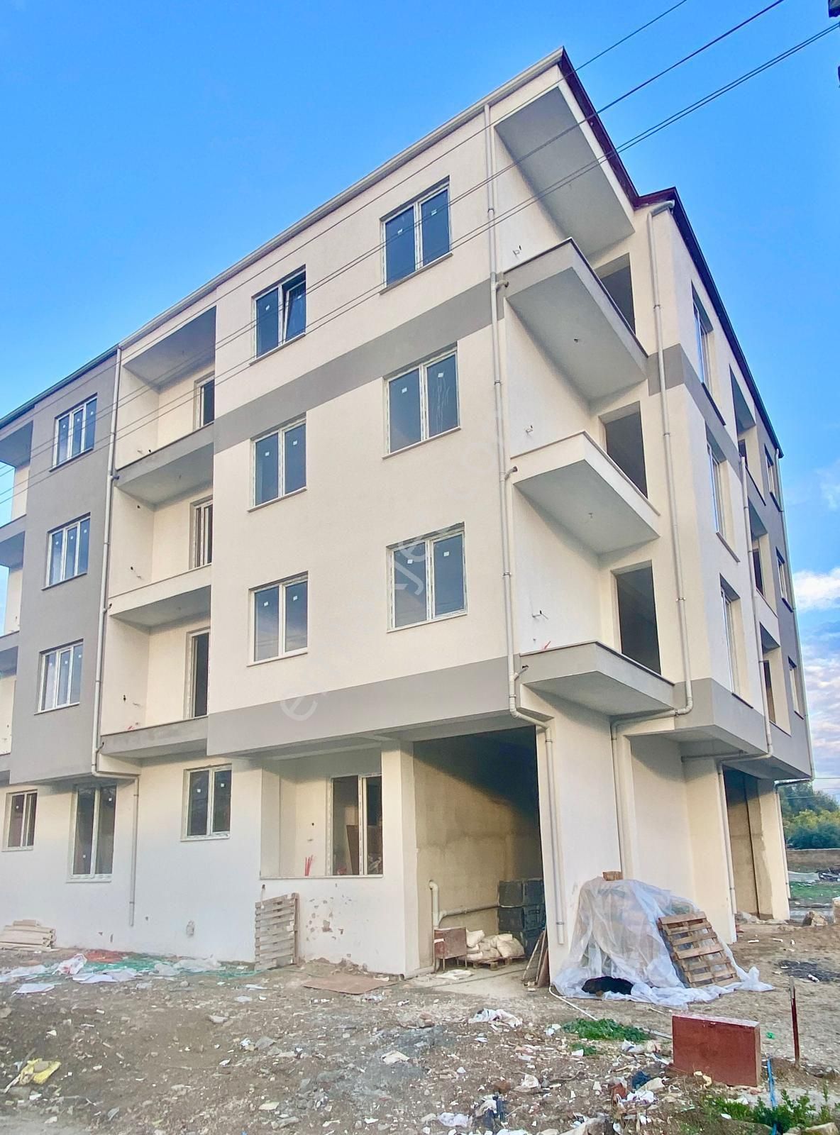 Sumer Mah De Yyerden İsotma Asansorlu Cift Caphe3 Kat