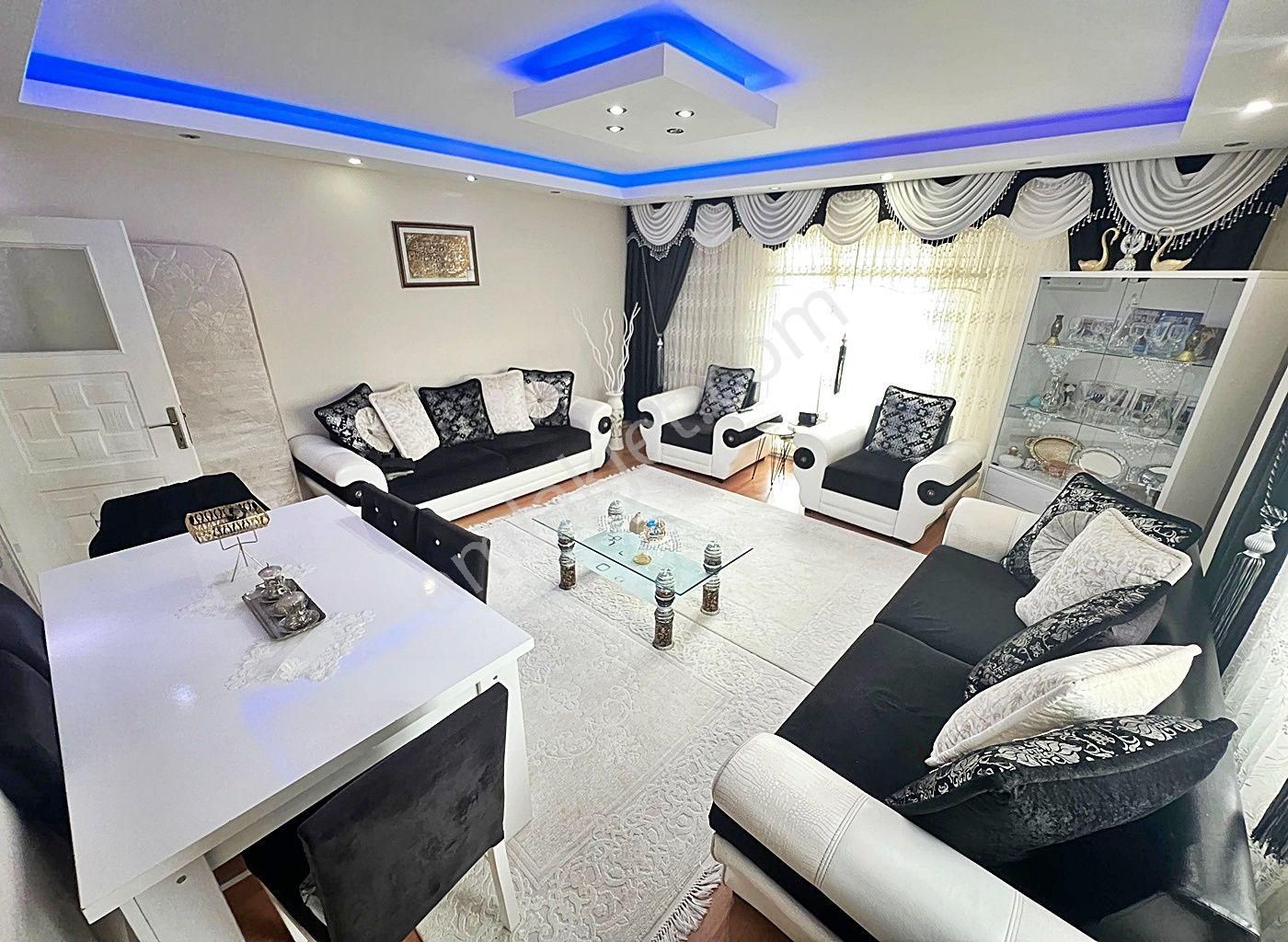 Metin Yapı'dan Merkezi Konum Ana Cadde Üzeri Şskanlı Kombili Satılık 2+1 Dair!!!