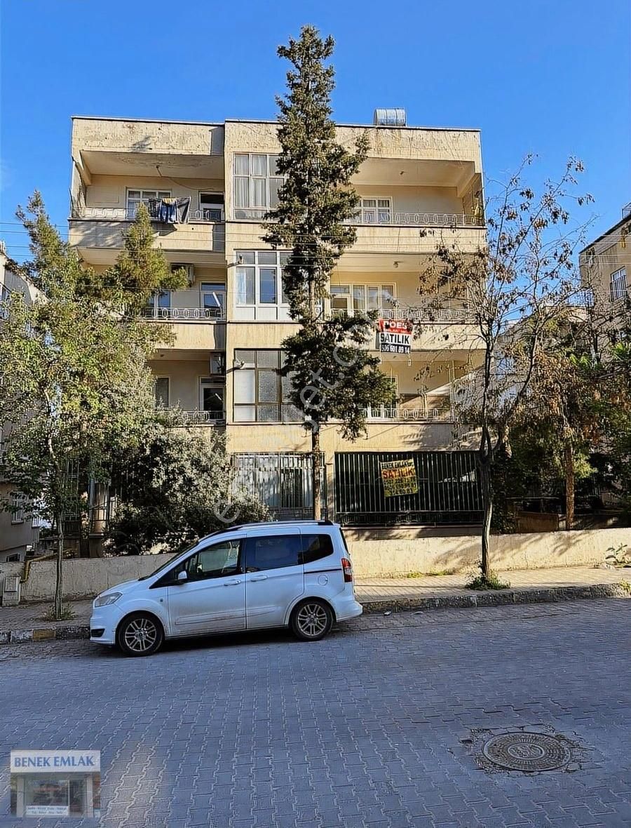Benek Emlak M.akif Ersoy Cadde Üzeri 2+1 Satılık Daire