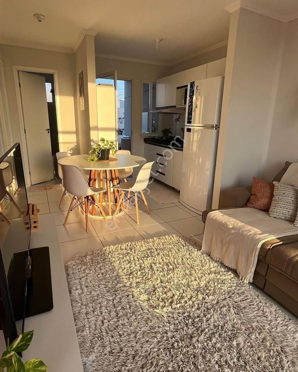 Acill Satılık Üçevler Mahallesi Meydanda 2+1 120 Metre Kare 2.kat
