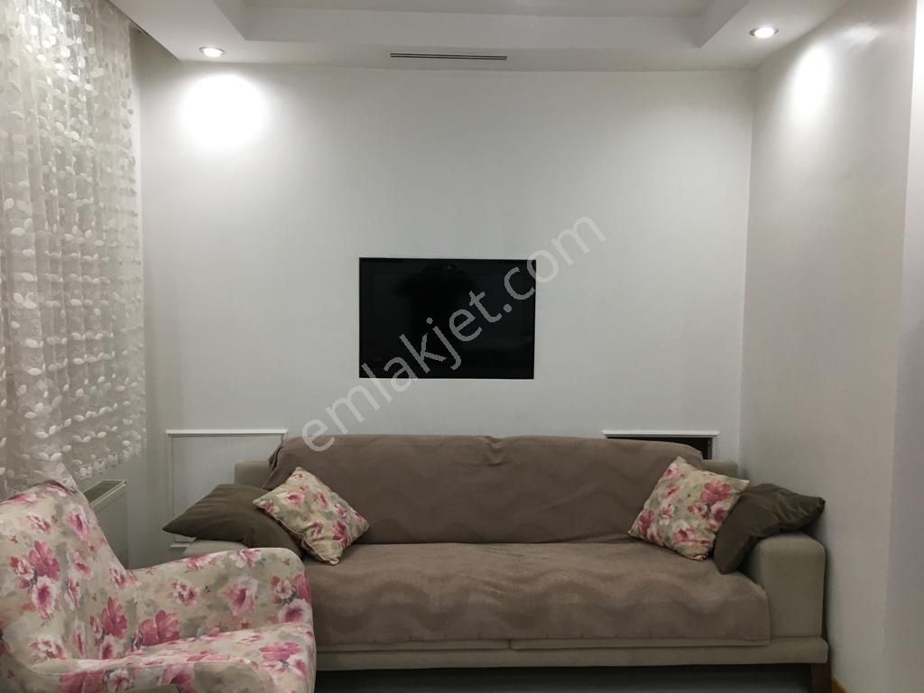 Şirinvler Saray Caddesinde Satılık Bahçe Kat