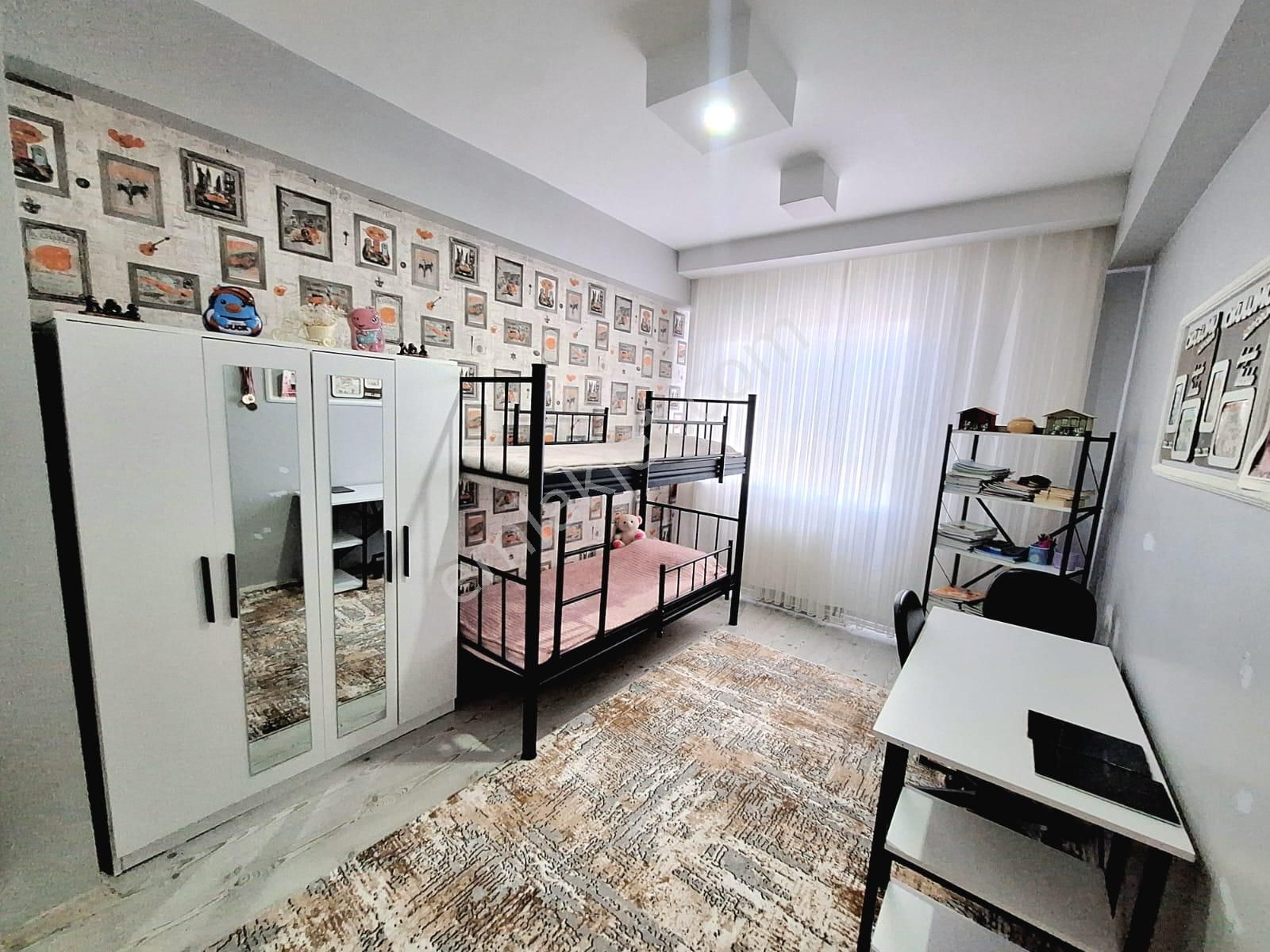 Mountain Gayrimenkul'den Bağcılar Ahmet Kaya Cad. 2+1