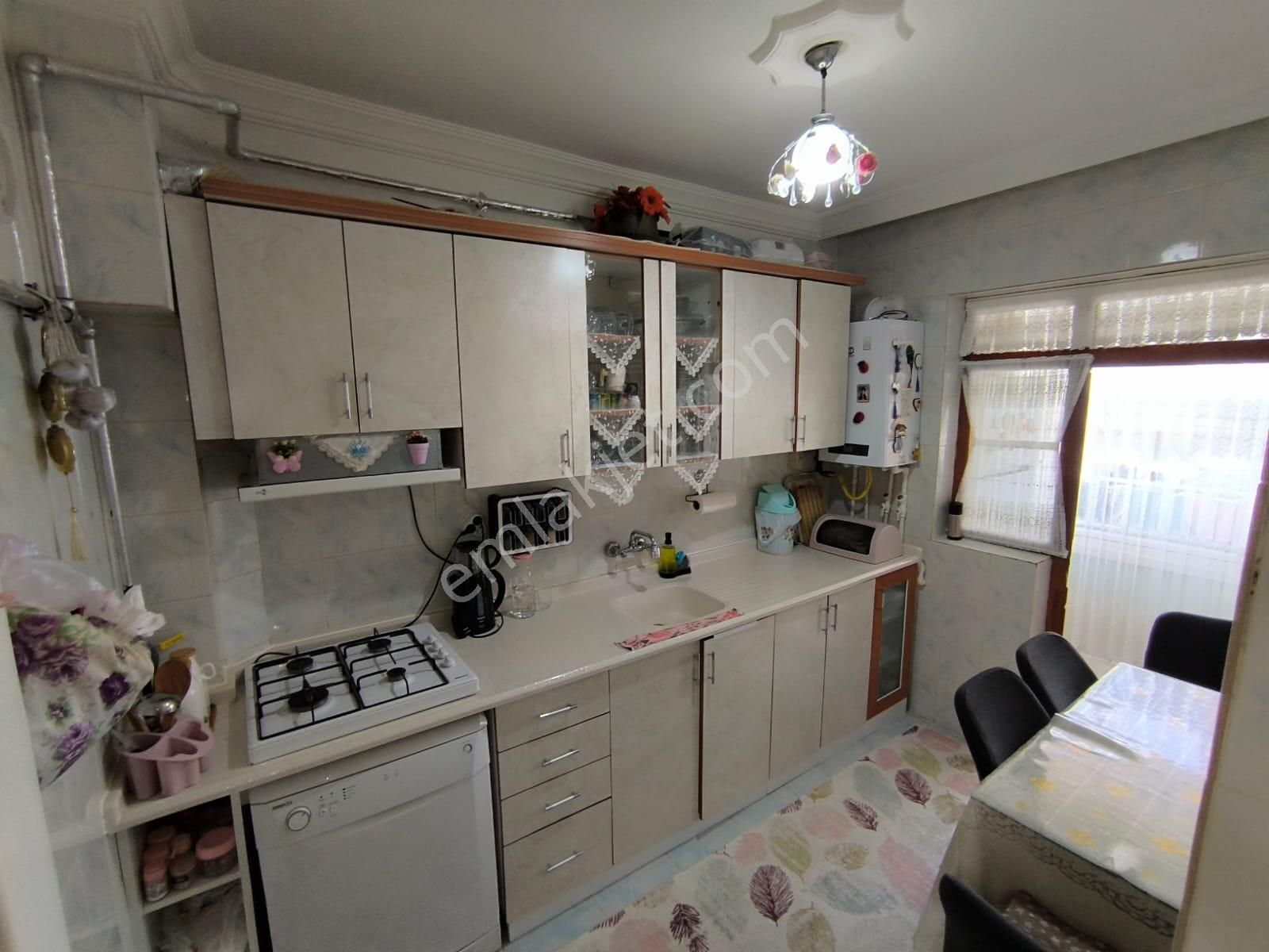 Yılmaz Gayrimenkulden Ful Yapılı Masrafsız 3+1 Ön Cephe 1 Kat Fıyat 2479 Bın Tl