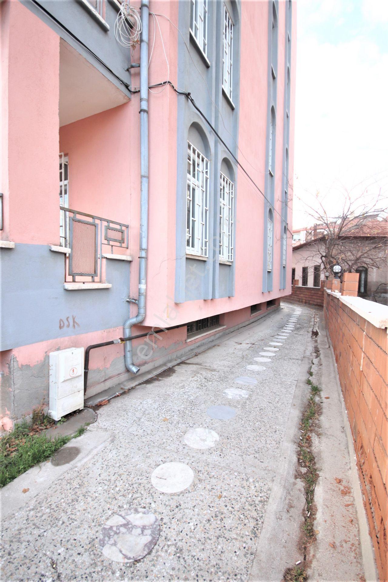 Meydan Mahallesinde Satılık Kaçırılmayacak Fırsat 3+1 Daire - Görsel 5
