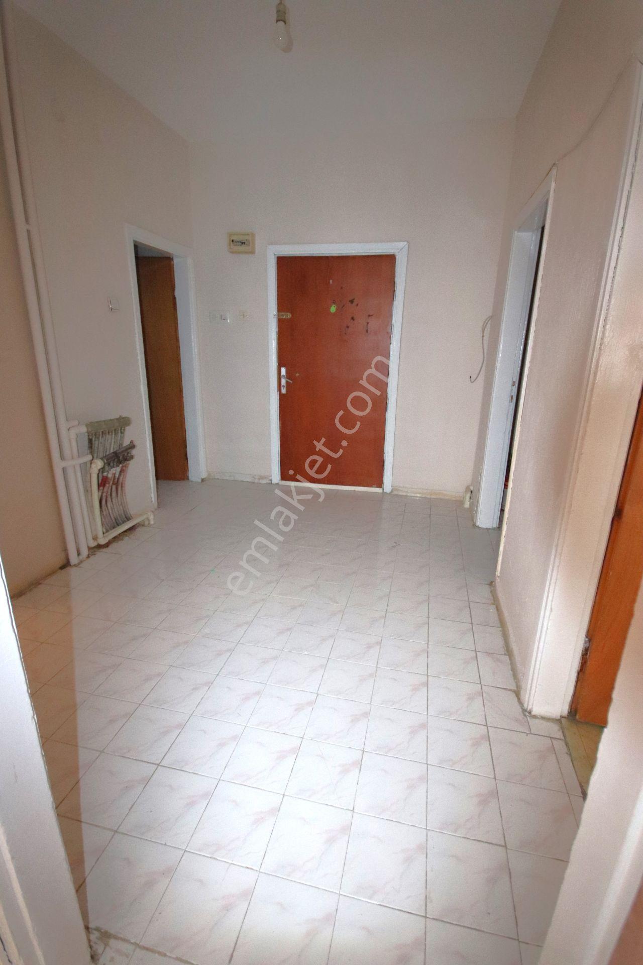 Meydan Mahallesinde Satılık Kaçırılmayacak Fırsat 3+1 Daire - Görsel 12