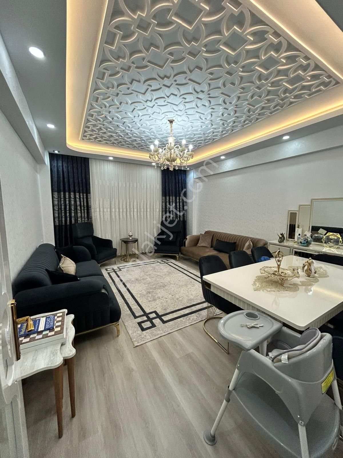 Seyrantepede Kaçırılmayacak Fırsatta Masrafsız Satılık 3+1 Daire