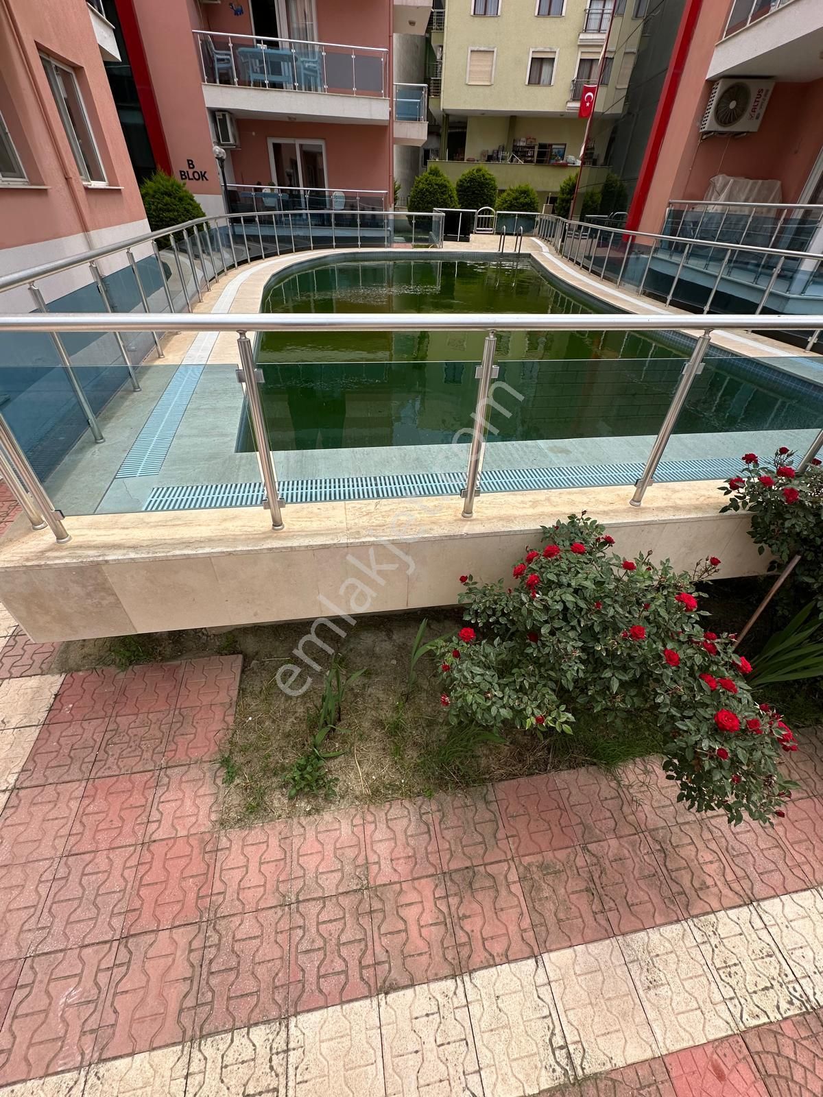 Davutlarda Yüzme Havuzlu Panoramik Deniz Manzaralı Daire