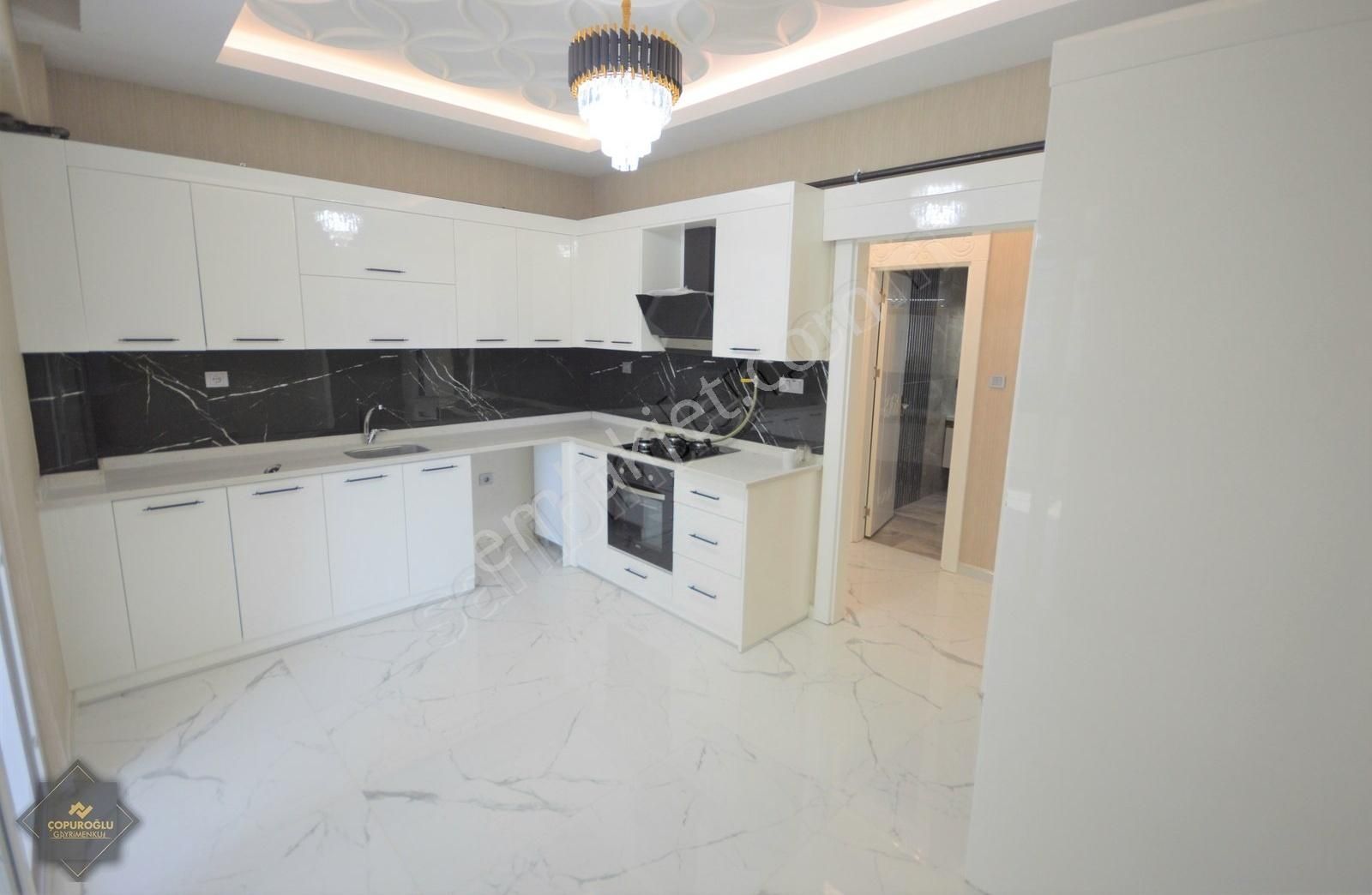 Zirve Konumda Hasarsız İskan+cam Balkon+ankastre Dahil 2+1 Daire