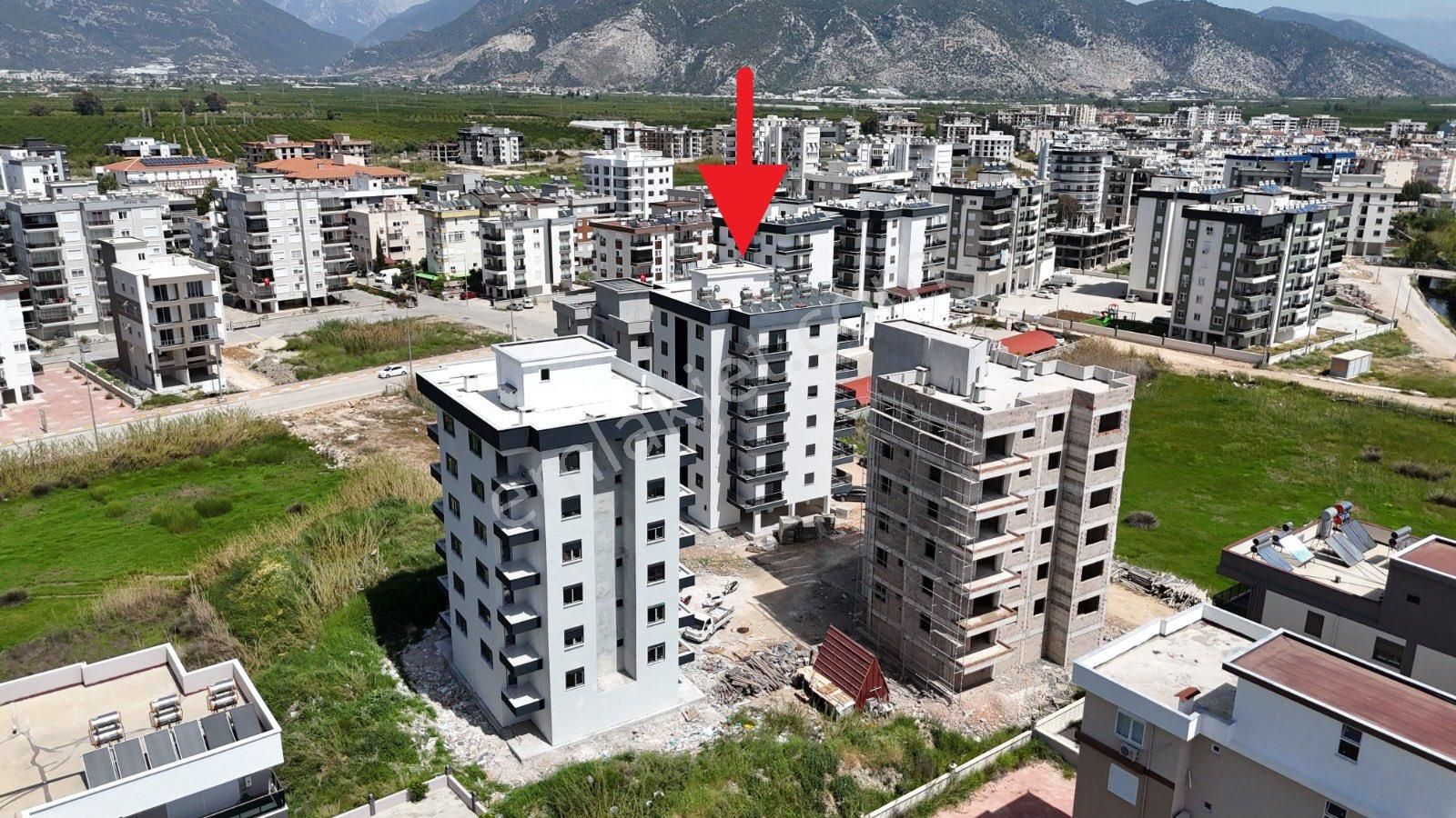 Gökhan Gökdemirden Merkezi Konumda 2+1 Ayrı Mutfaklı Lüks Site İçi Geniş Satılık Daire