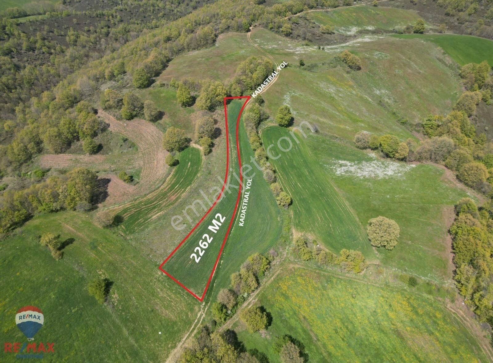 Biga'nın En Yüksek Nüfuslu Köyü'nde 2262 M2 Kare Yolu Olan Tarla