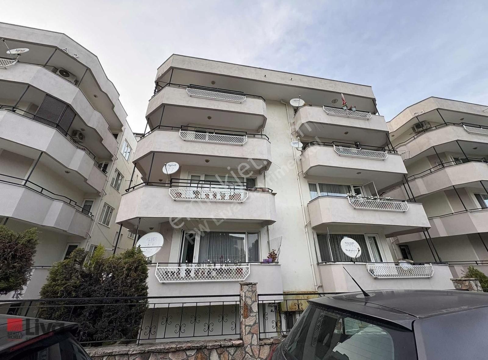 Liva'dan Bahçelievler Mahallesinde Satılık 3+1 Daire