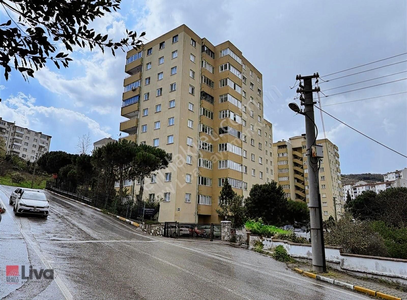 ▓liva Dan Adnan Menderes Üçgen Sitesinde Arakat Ön Cephe 3+1▓