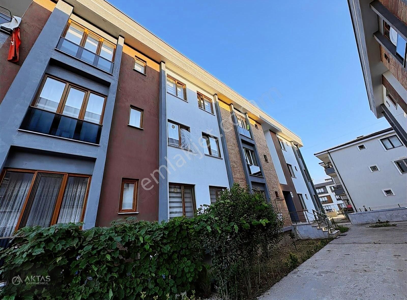 Aktaş Gayrimenkul'den Arifiye Hanlıköy Mah.satılık 2+1 Lux Daire