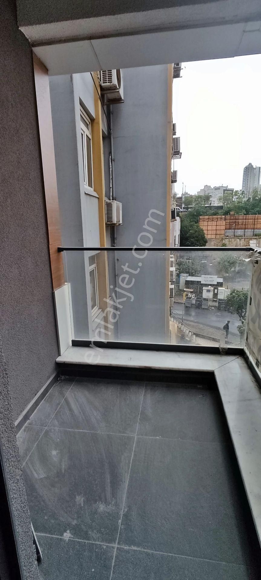 Mecidiyeköyde Satılık Daire 3+1 Asansörlü Kapalı Ototparklı Yeni Bina - Görsel 6