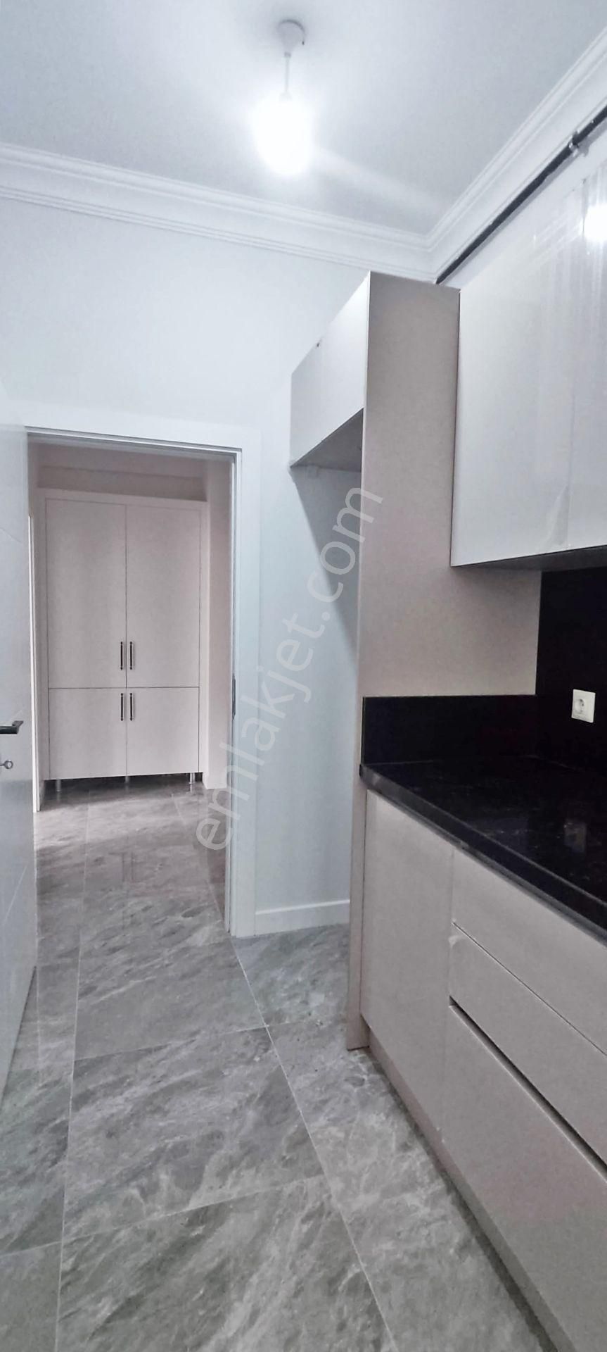 Mecidiyeköyde Satılık Daire 3+1 Asansörlü Kapalı Ototparklı Yeni Bina - Görsel 12