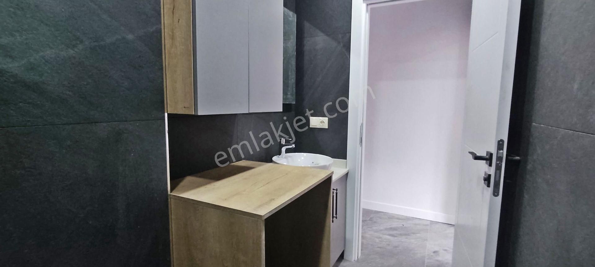 Mecidiyeköyde Satılık Daire 3+1 Asansörlü Kapalı Ototparklı Yeni Bina - Görsel 16