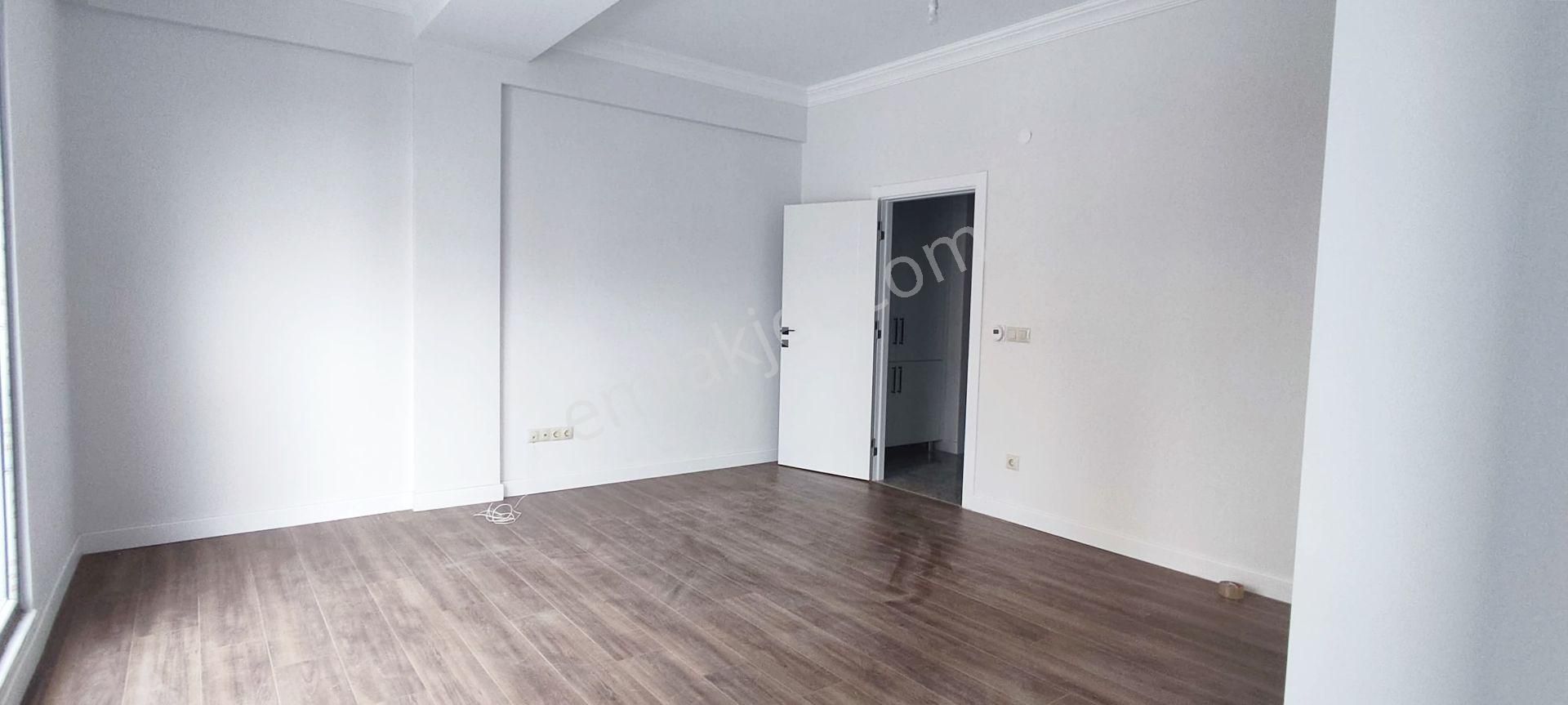 Mecidiyeköyde Satılık Daire 3+1 Asansörlü Kapalı Ototparklı Yeni Bina - Görsel 3