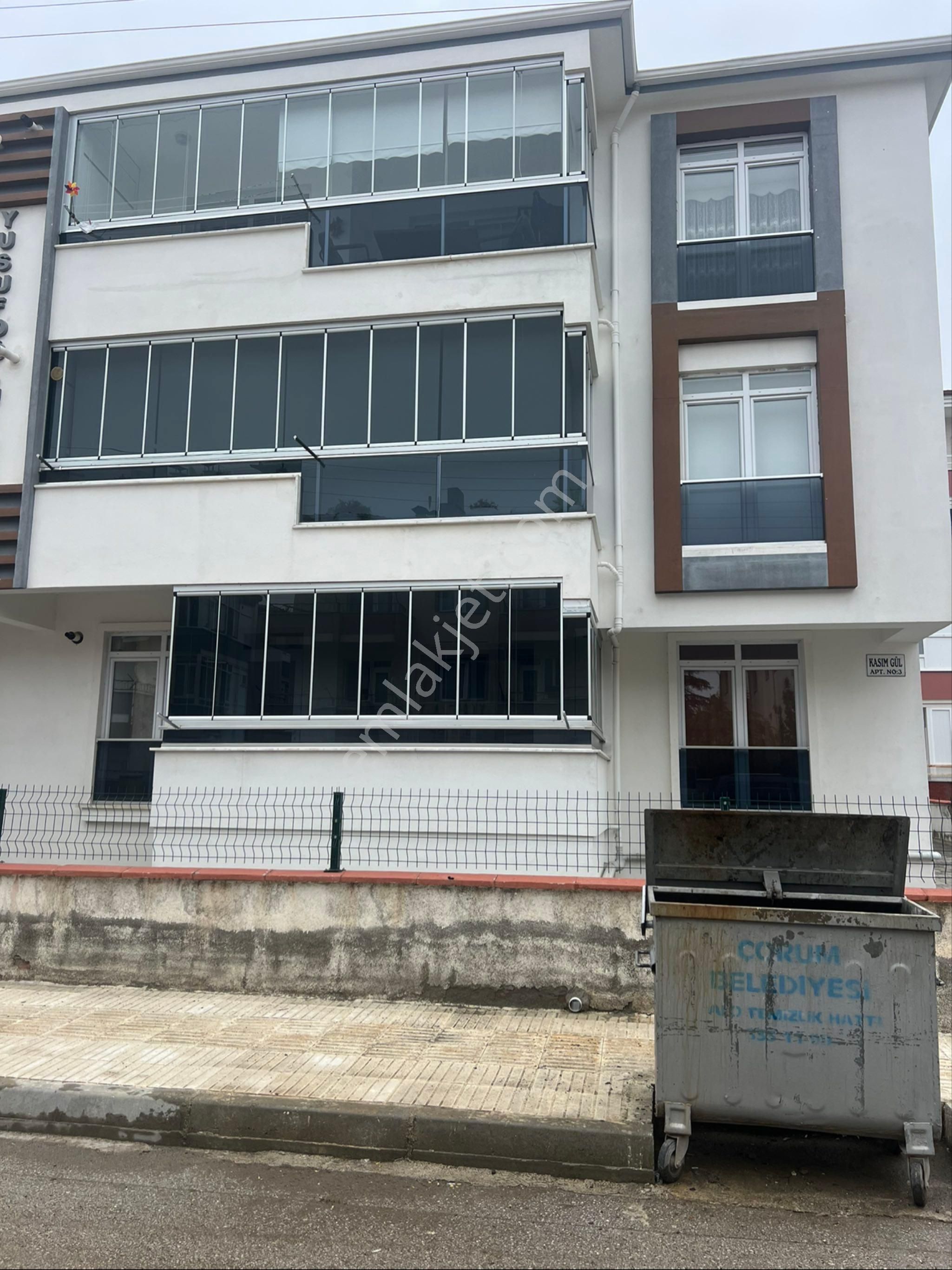 Arkadaş Emlaktan Beçeli Evler Mehmet Akif Ersoyda 3+1 Satılık Daire