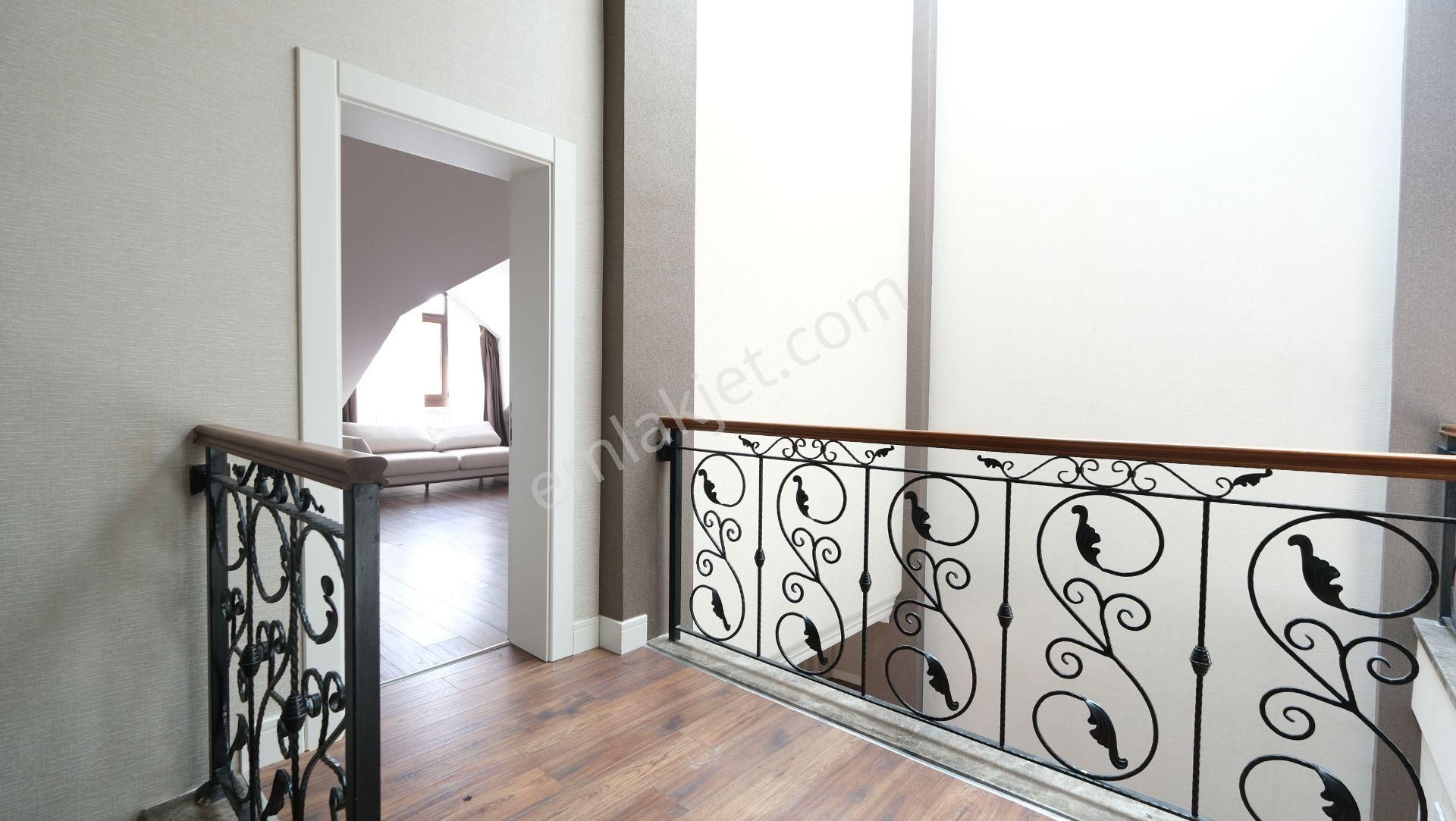 Bağlıca'nın En Prestijli Bölgesinde 5+2 Lüks Satılık Villa