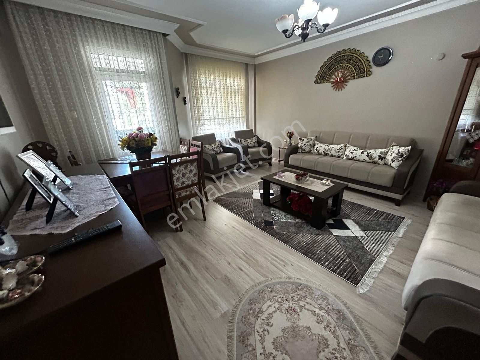 Edirne,esentepe Merkezi Konumda Satlık 3+1 Ebeveyn Banyolu