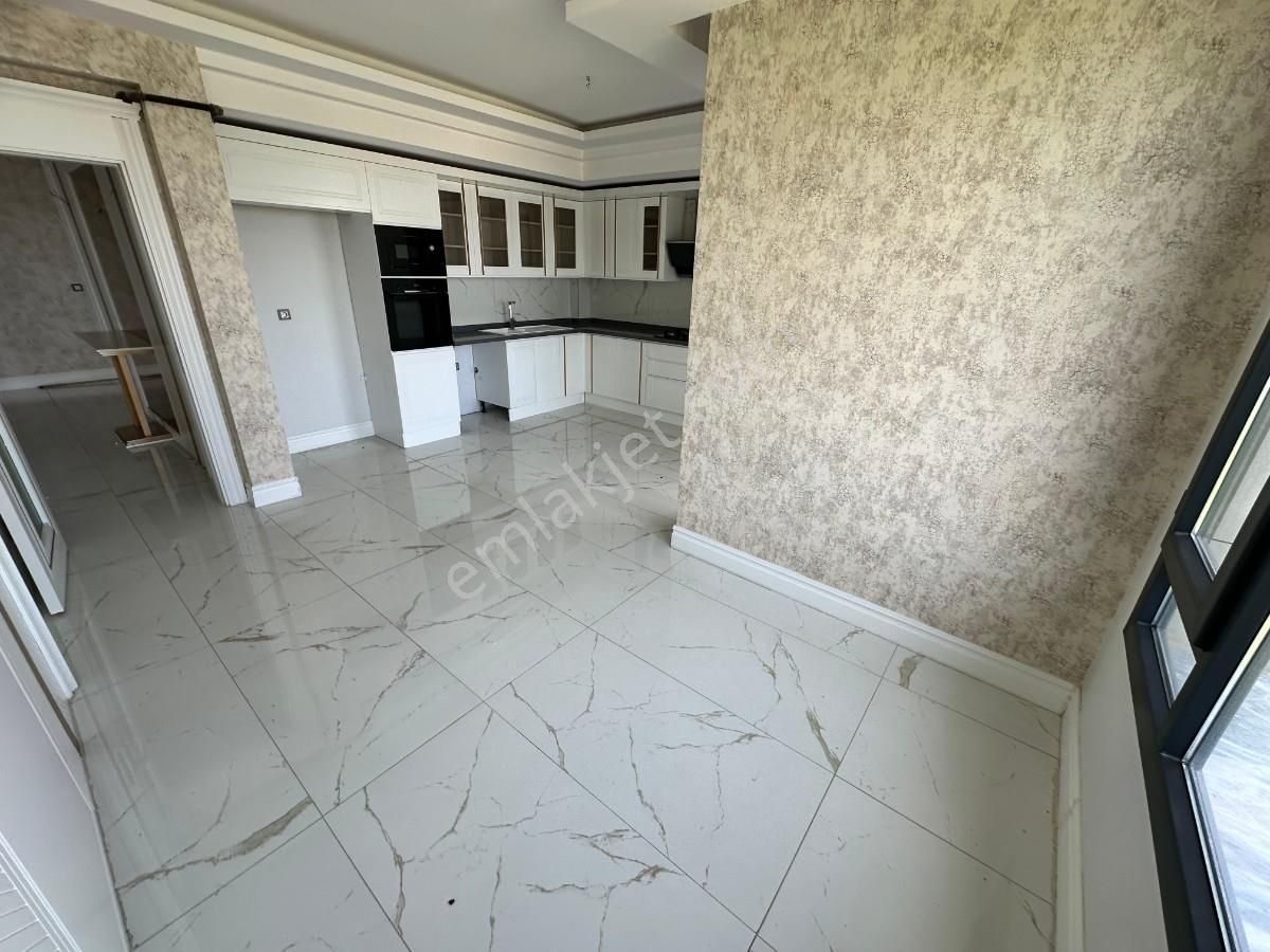 Cezaevi Karşısı Nurcay Sitesi 3,5+1 Son Kat Lüxs Kiralık Daire