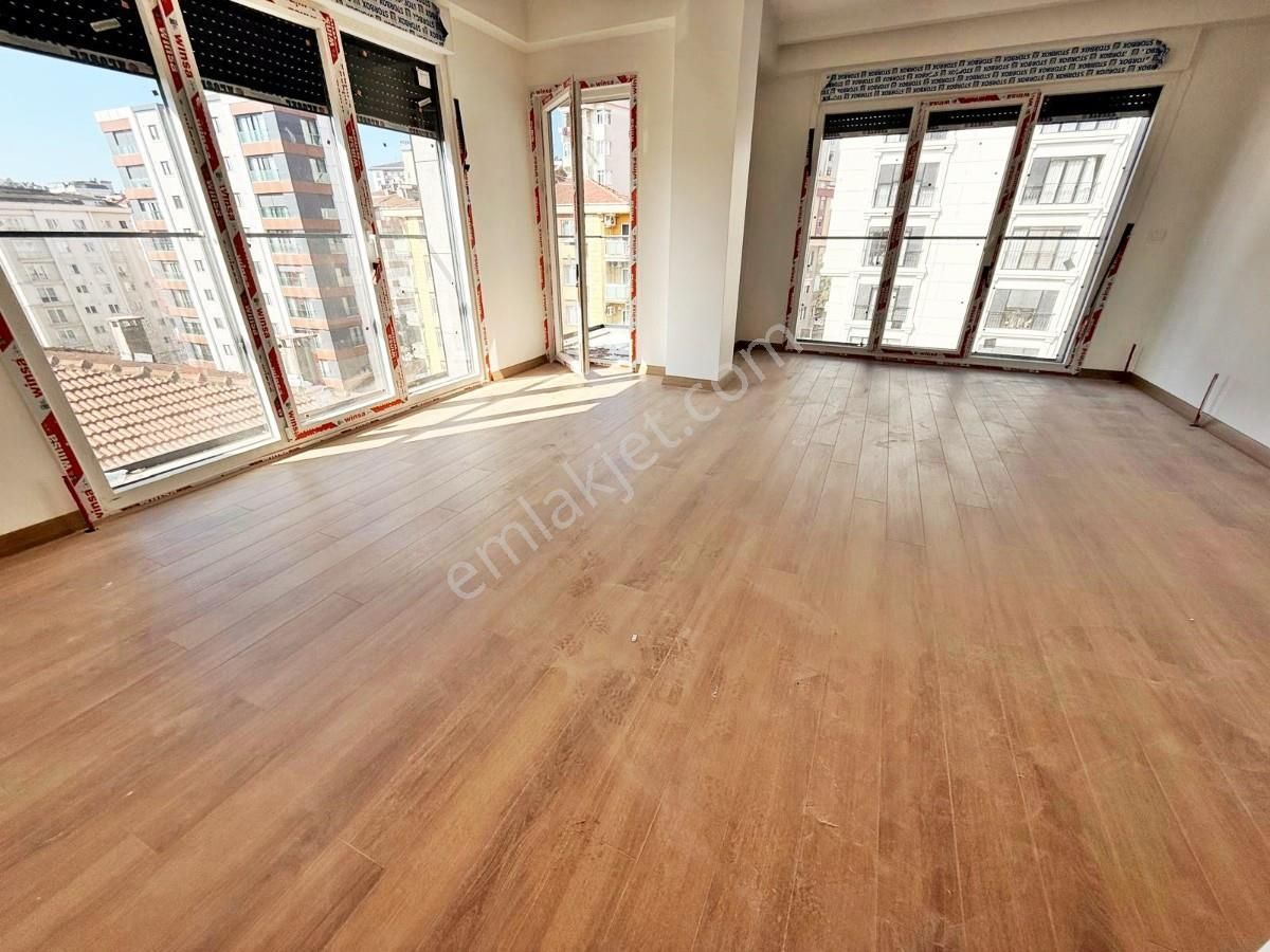 Kadıköy Kozyatağı Kozzy Avm Komşu 2+1 Satılık Daire Troykadan