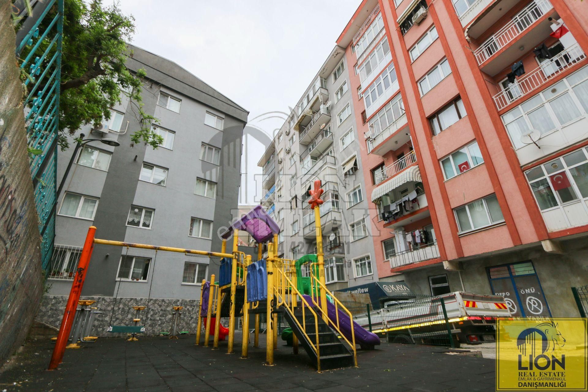 Bandırma 17 Eylül'de Balkonlu,arakat Masrafsız Satılık 2+1 Daire