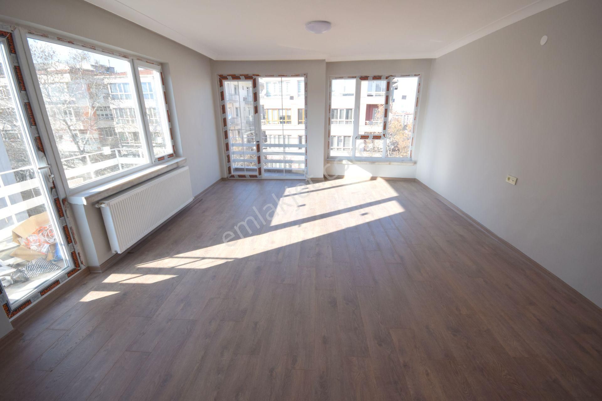 Yatırımcıya Uygun 4+1 Necatibey Caddesi Üzerinde Ön Cephe