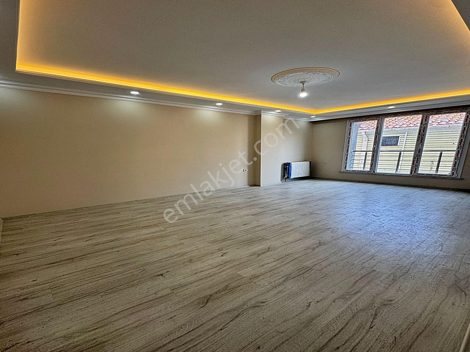 Kavaklı Merkezde Ebeveyn Banyolu Krediye Uygun Acil Satılık 2+1 Arakat!!!
