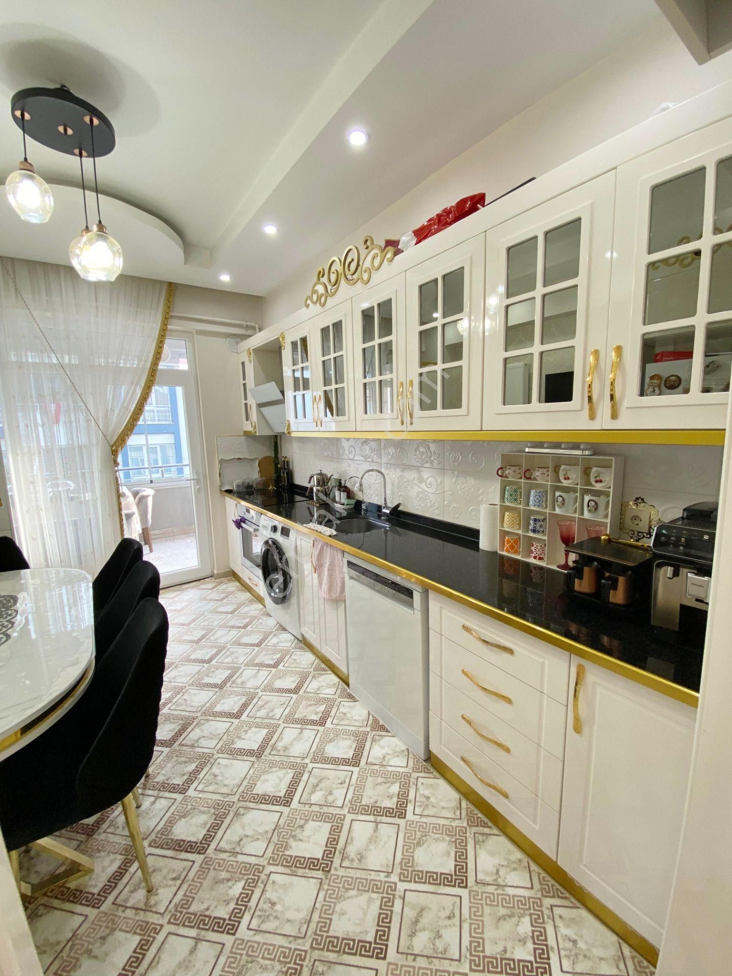 Karacaahmet Sembol Market Civ. Cam Balkonlu Masrafsız 2+1 Daire