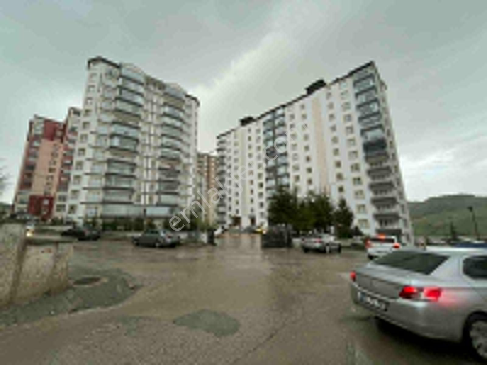 Kentpark Anadolu Sitesinde 3+1 Ara Kat *** Burcu Emlaktan