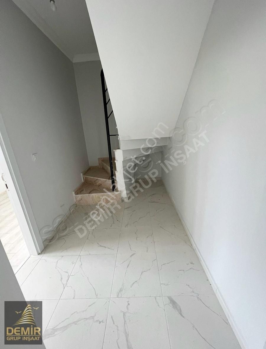 Demir Grup'dan Sultanbeyli Merkez Anacaddeye Yakın Otoparklı 2+1