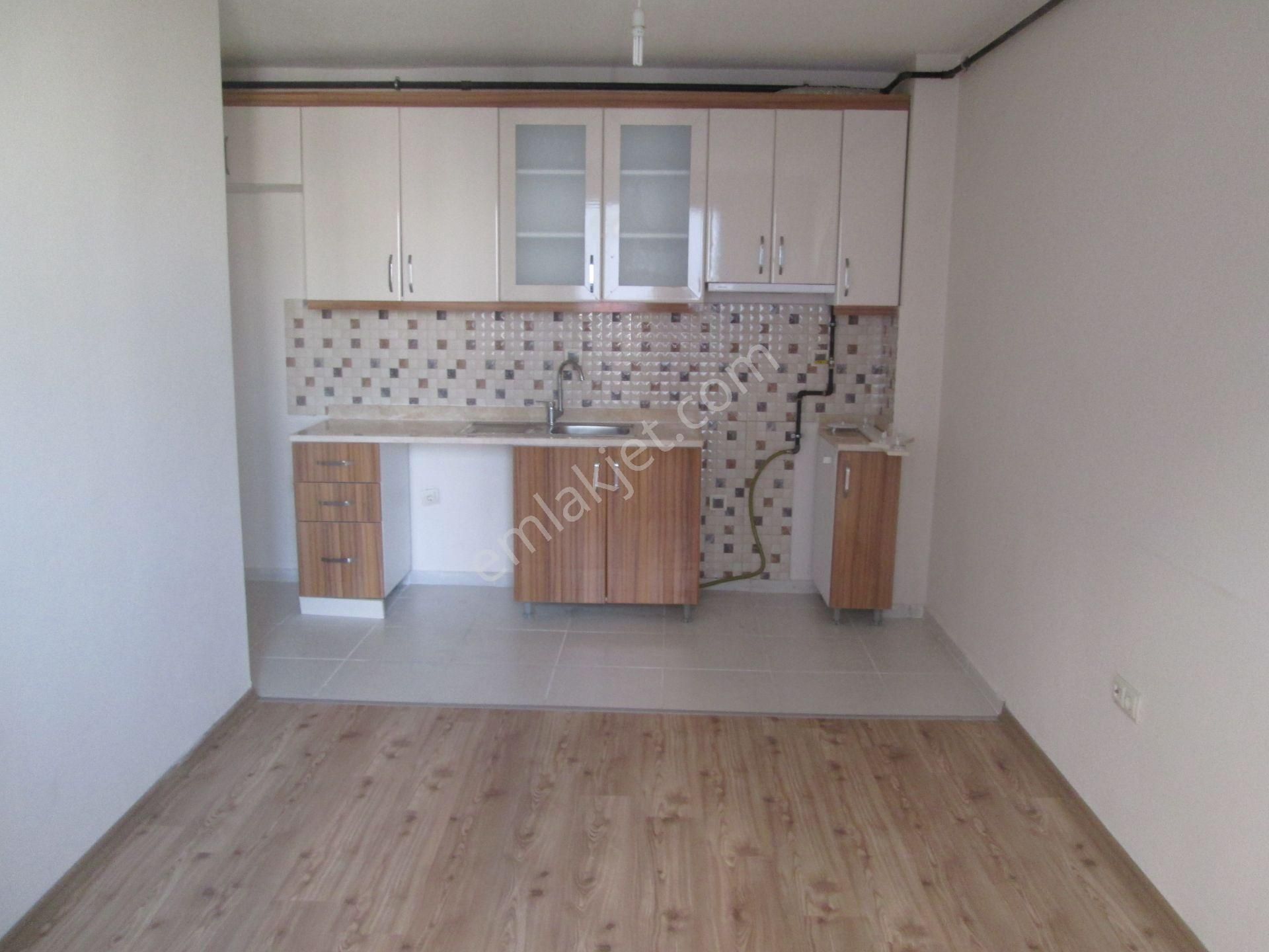 Krc'den Asansörlü Merkezi Konumda Kiralık Amerikan Mutfak 2+1 Daire